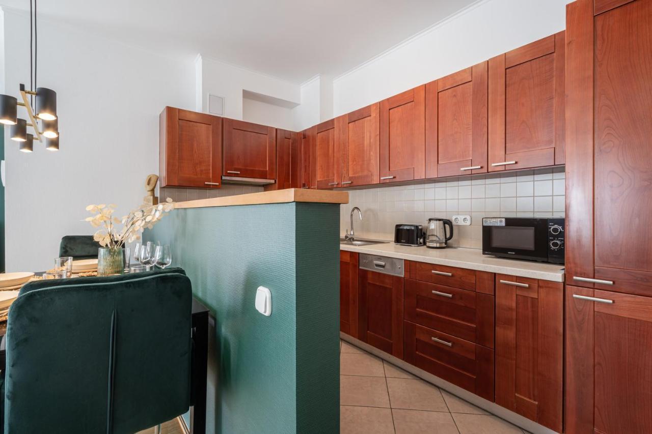 Prime Location Apartment - Free Parking, Ac — Photos 3